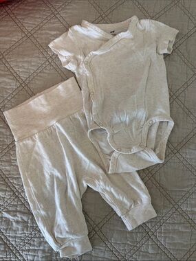 H&M Off-White Baby Onesie and Pants Set - Soft Off White